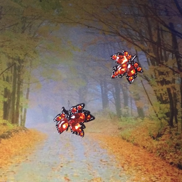 ๐50% OFF/3+...Rhinestone Maple Leaves Stud Earrings - Picture 4 of 7